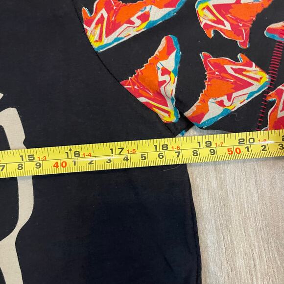 Fear NY Urban Walk T-Shirt Size S NWT Graphic Sneaker Pizza Sleeve Streetwear - Picture 8 of 9